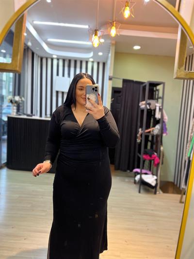 KD BÜZGÜLÜ SİYAH ELBİSE 