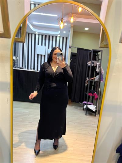 KD BÜZGÜLÜ SİYAH ELBİSE 