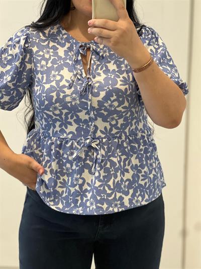 MAVİ ÇİÇEKLİ BAĞLAMALI BLUZ