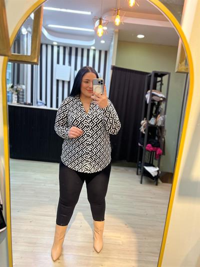 NS BEYAZ SİYAH DESEN BLUZ 