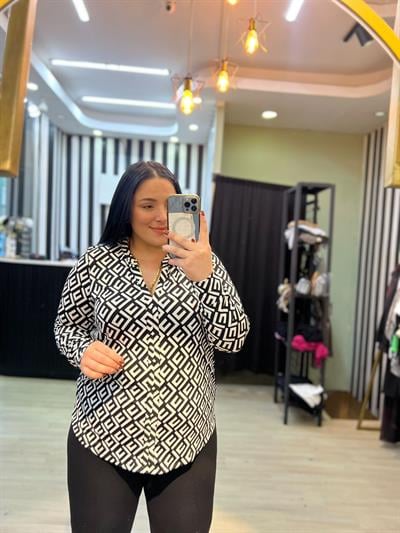 NS BEYAZ SİYAH DESEN BLUZ 