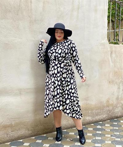 SİYAH BEYAZ BAĞLAMA DETAYLI ELBİSE