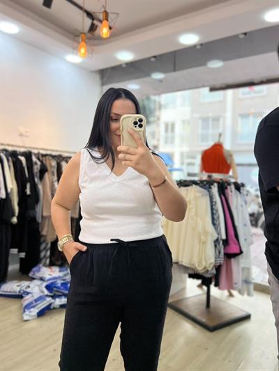 TAŞLI V YAKA BEYAZ ATLET