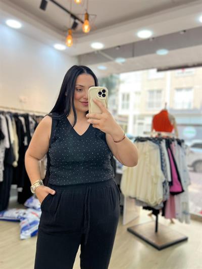 TAŞLI V YAKA SİYAH ATLET