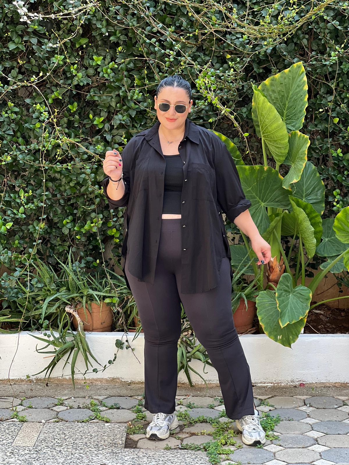 GOLD DÜĞMELİ SİYAH GÖMLEK