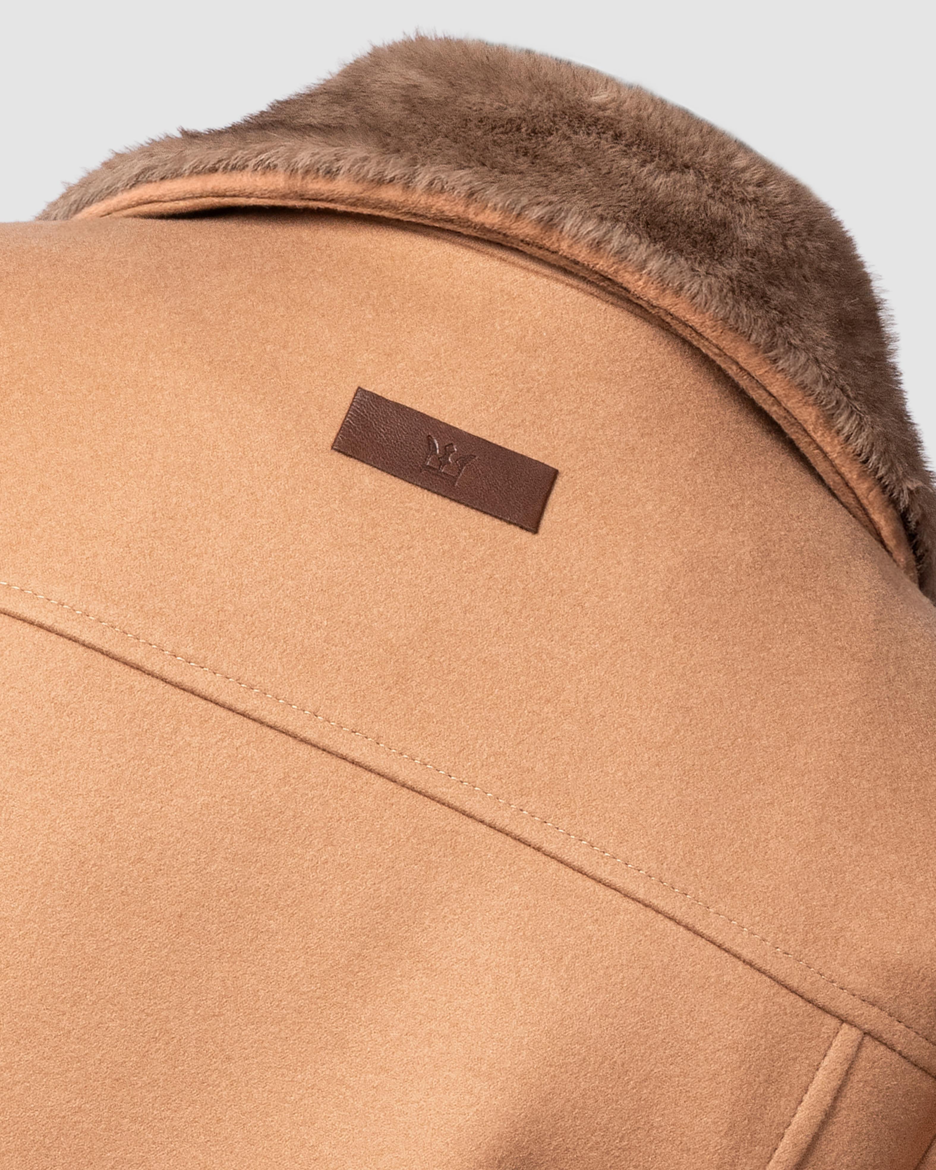 Deri Cepli Kürklü Kaşe Ceket