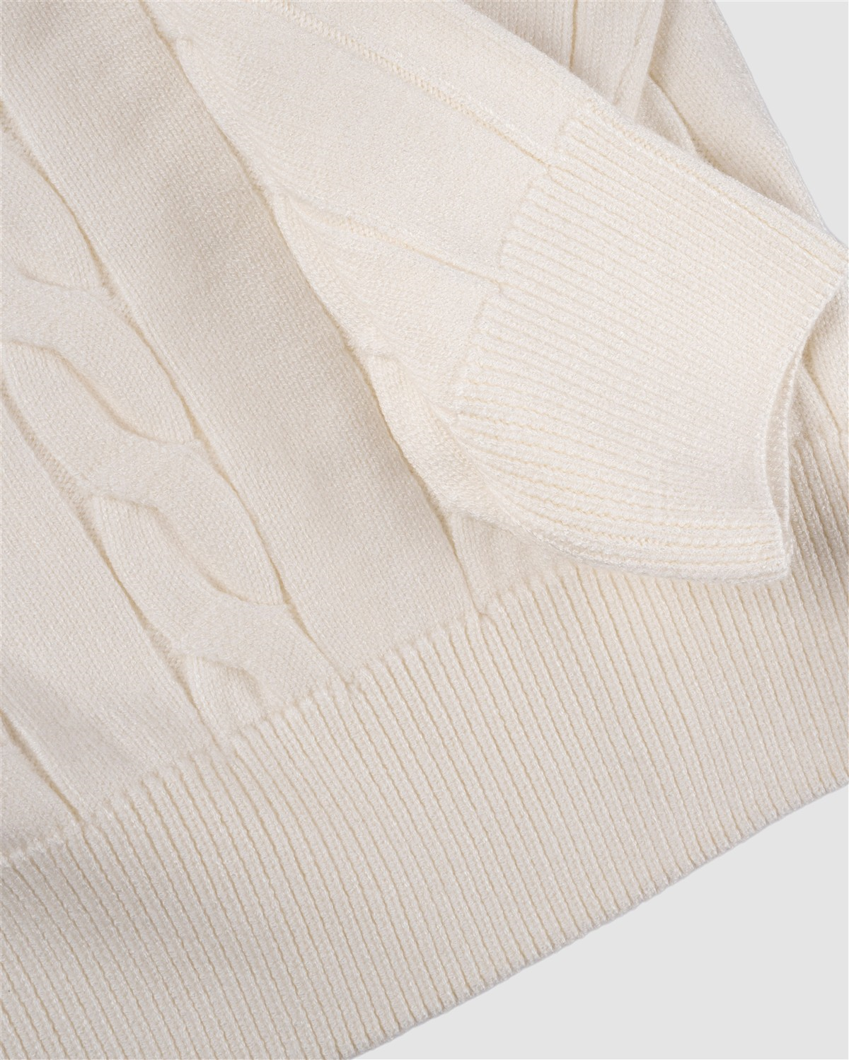 Tm.105 Saçlı V Yaka Triko