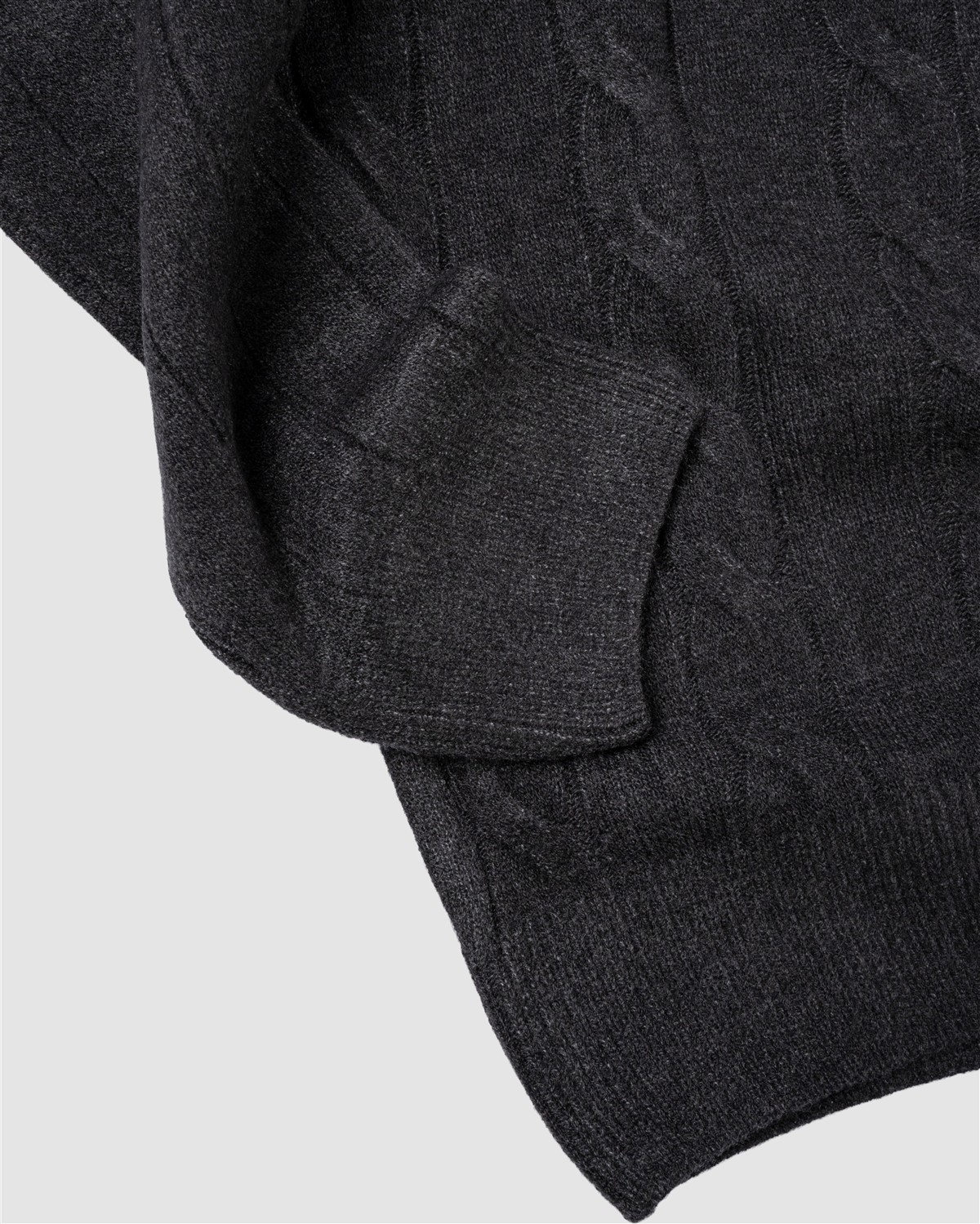 Tm.105 Saçlı V Yaka Triko