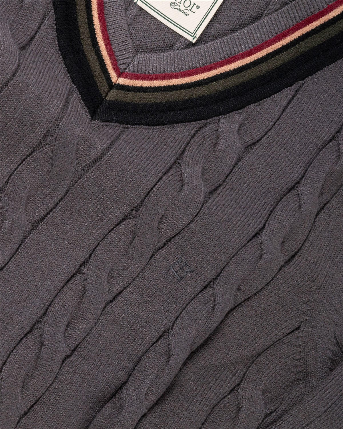 Tm.105 Saçlı V Yaka Triko