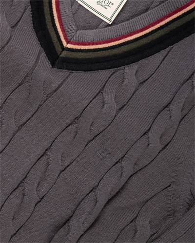 Tm.105 Saçlı V Yaka Triko