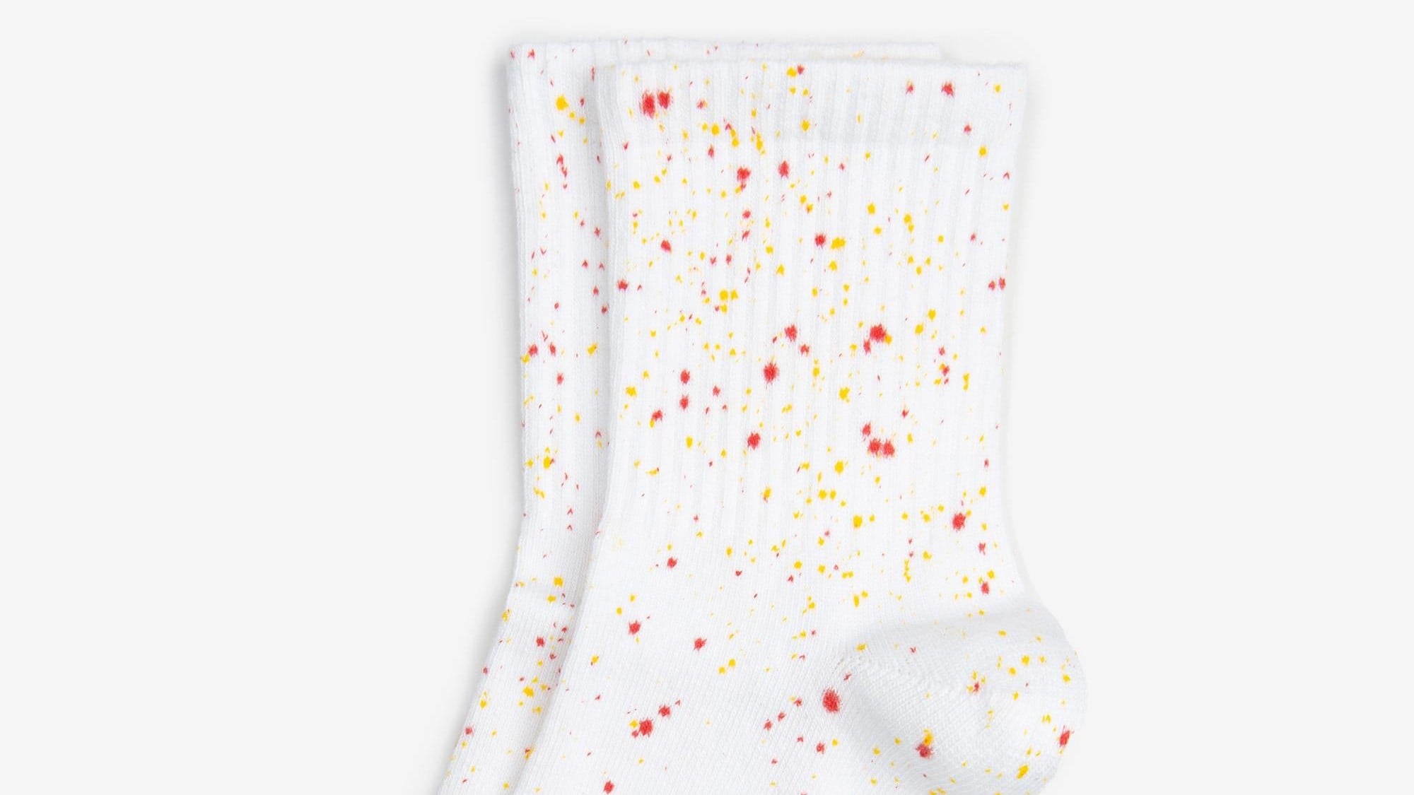 beyaz batik desenli çorap, kadın soket çorap, sneaker uyumlu çorap, desenli çorap, kadın çorap, günlük çorap, pamuklu çorap, batik çorap kombinleri, konforlu çorap, Bolero
