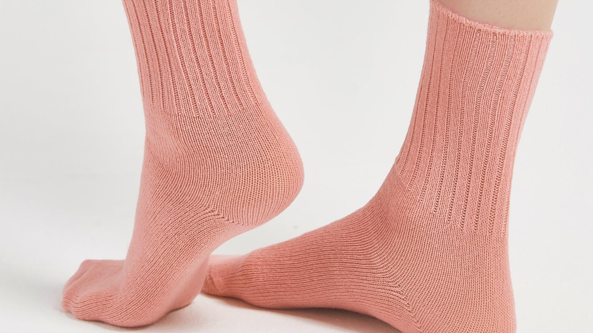 bambu çorap, kadın soket çorap, dikişsiz bambu çorap, pembe çorap, kahve çorap, kadın çorap, günlük çorap, sneaker uyumlu çorap, çorap bakım önerileri, Bolero