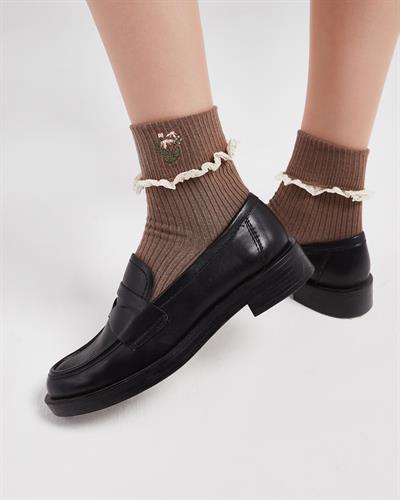 Kadın Dantelli Nakışlı Çorap Bej