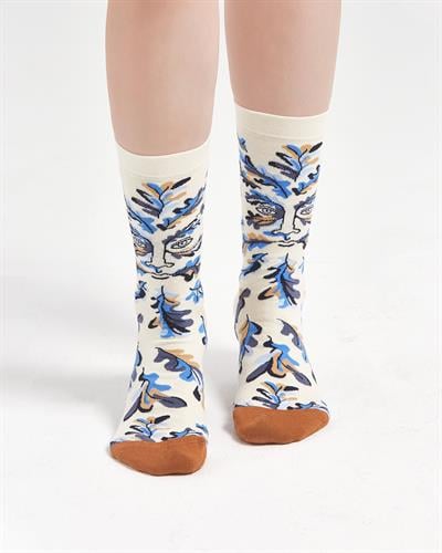 Kadın Yüz ve Yaprak Desenli Çorap 