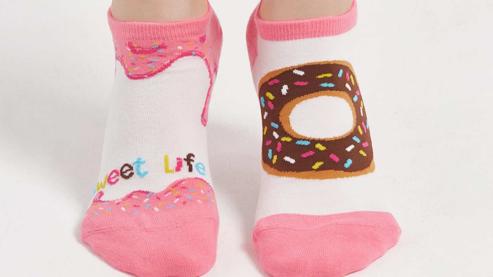 Pembe Hayaller,Tatlı Adımlar: Yazın En Sweet Hali,kadın patik ve kısa çorap,kısa patik bilek çorap,eşi farklı çorap,desenli çorap,pembe çorap,günlük çorap,sneaker uyumlu çorap,Bolero