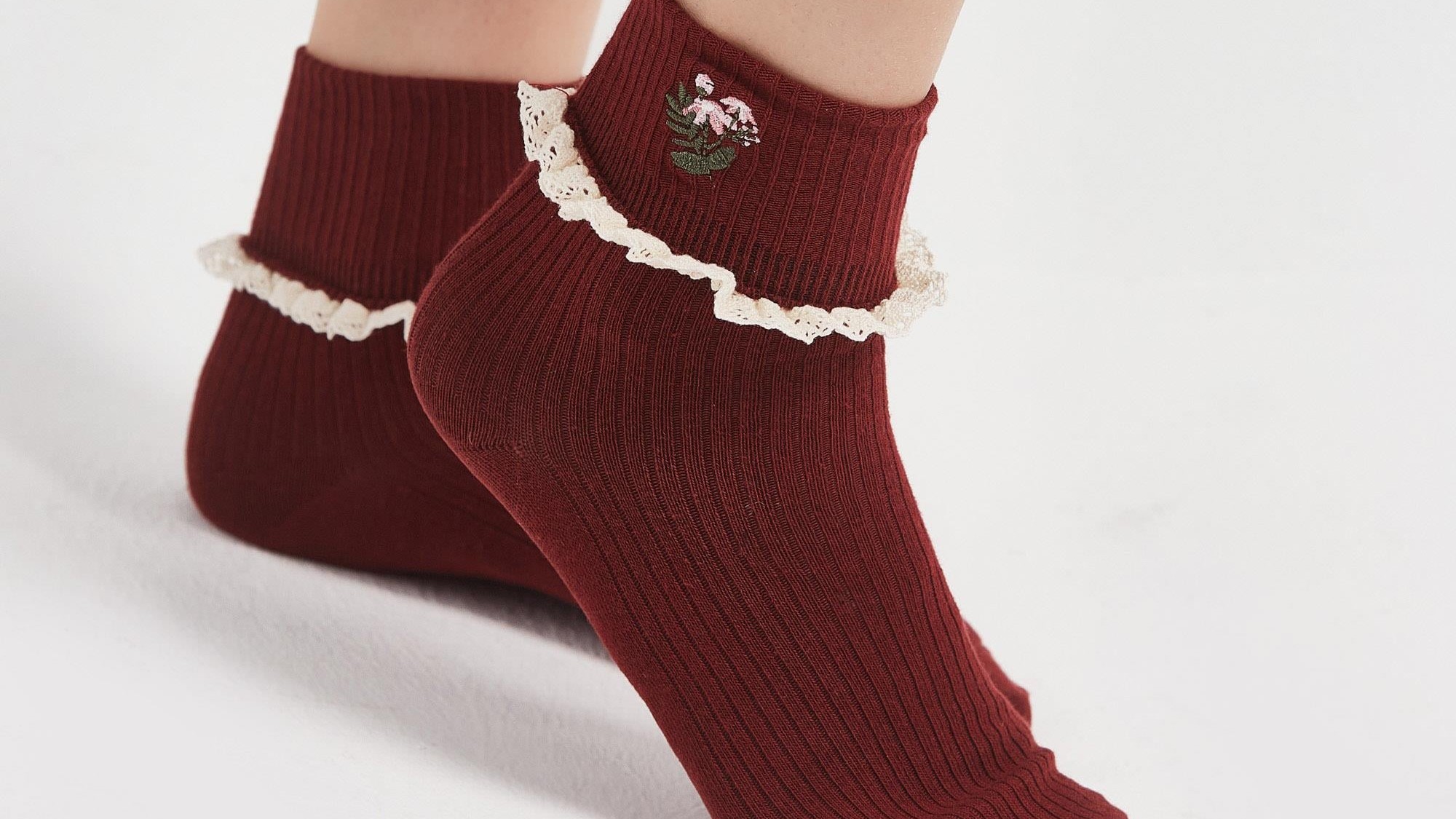kadın soket çorap,sneaker uyumlu çorap,dantelli çorap,bordo çorap,dikişsiz burun çorap,Bolero