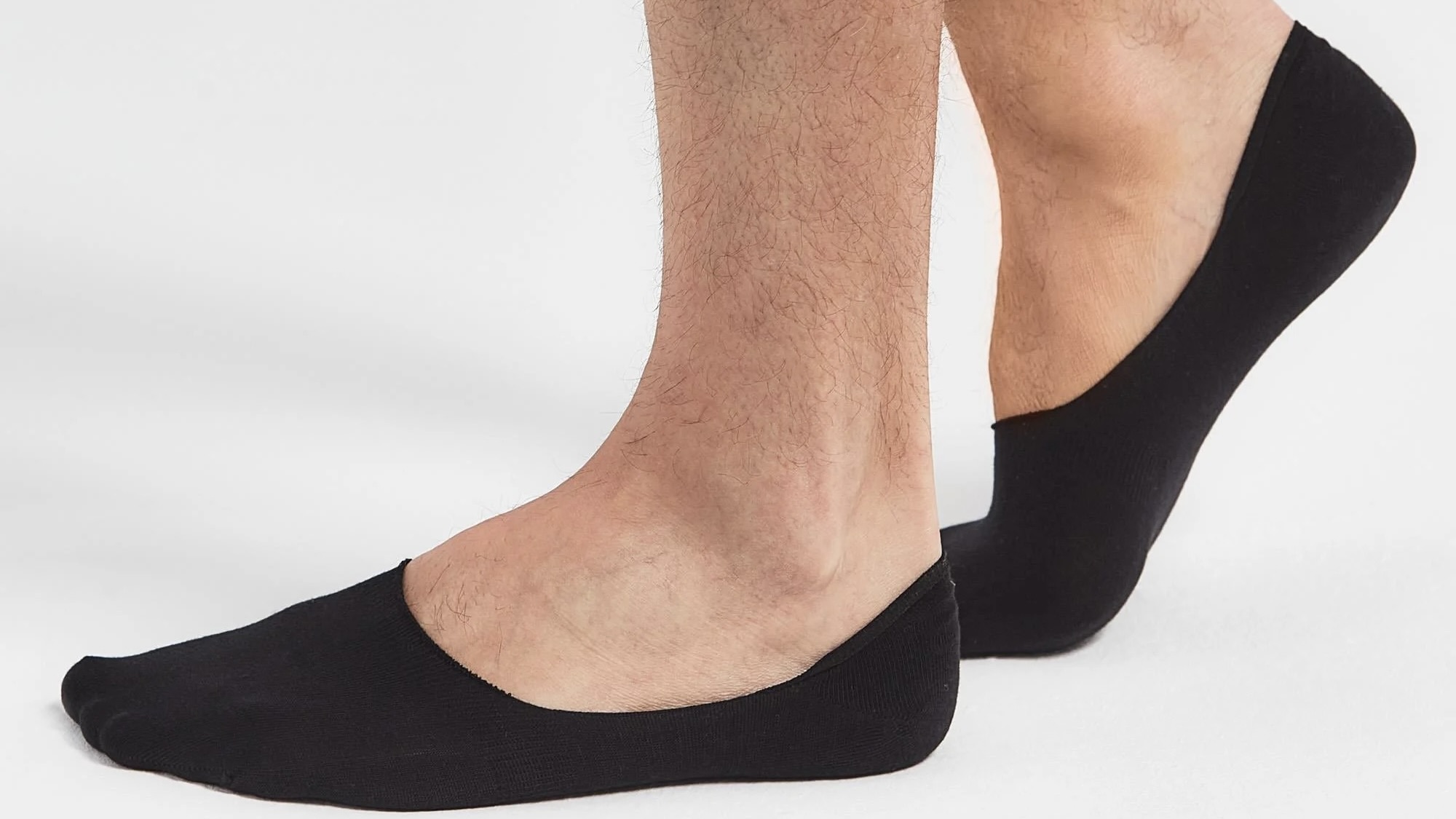 Görünmez Şıklık: Loafer ve Sneaker İçin Altın Kural: Siyah Suba