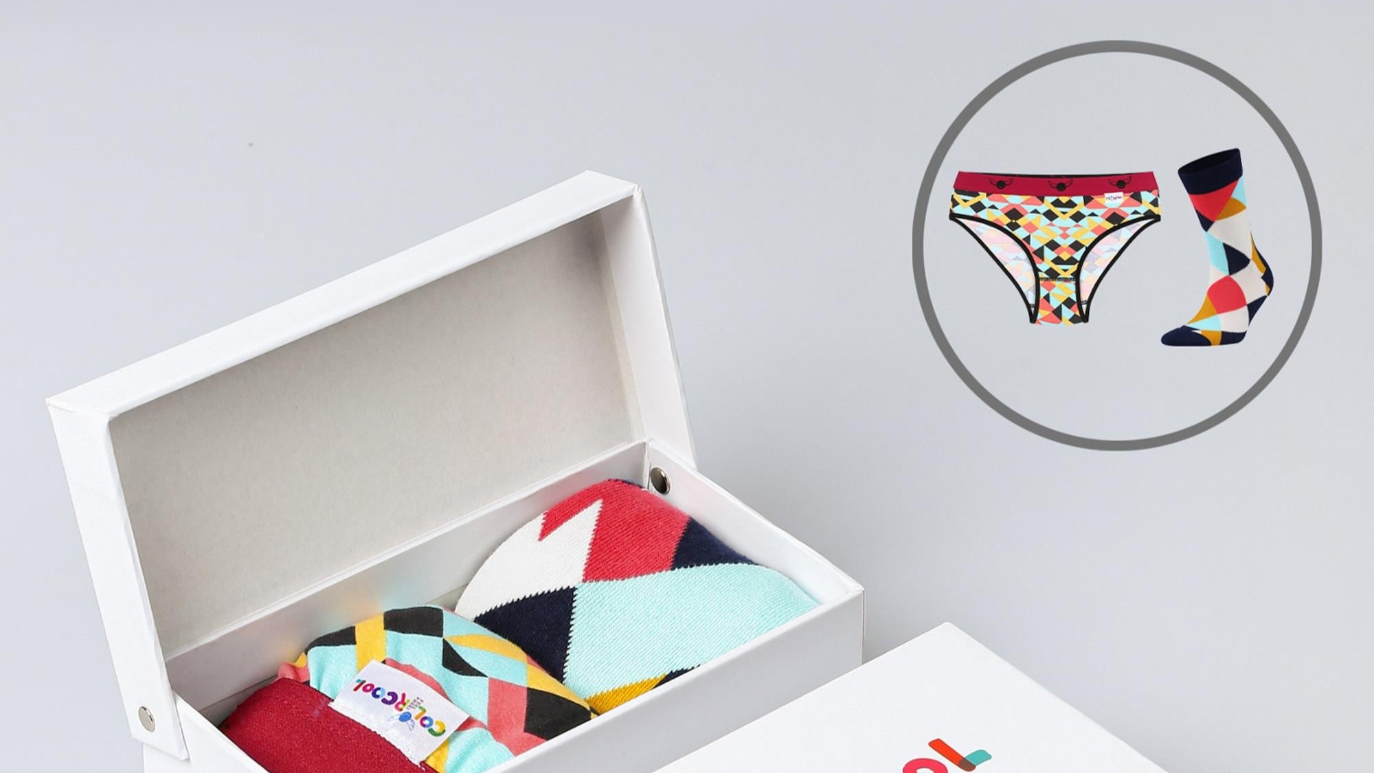 Nostaljik Esintiler,Modern Adımlar: Yazın En Stil İkilisi,Geometric Retro Desen Slip ve Çorap,kadın iç giyim,retro desenli çorap,retro desenli slip,kadın çorap,günlük iç giyim,sneaker uyumlu çorap,konforlu slip,Bolero