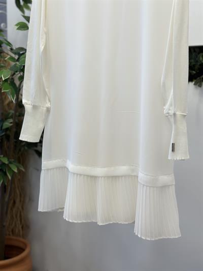 Şifonlu Altı Piliseli Tunik Beyaz