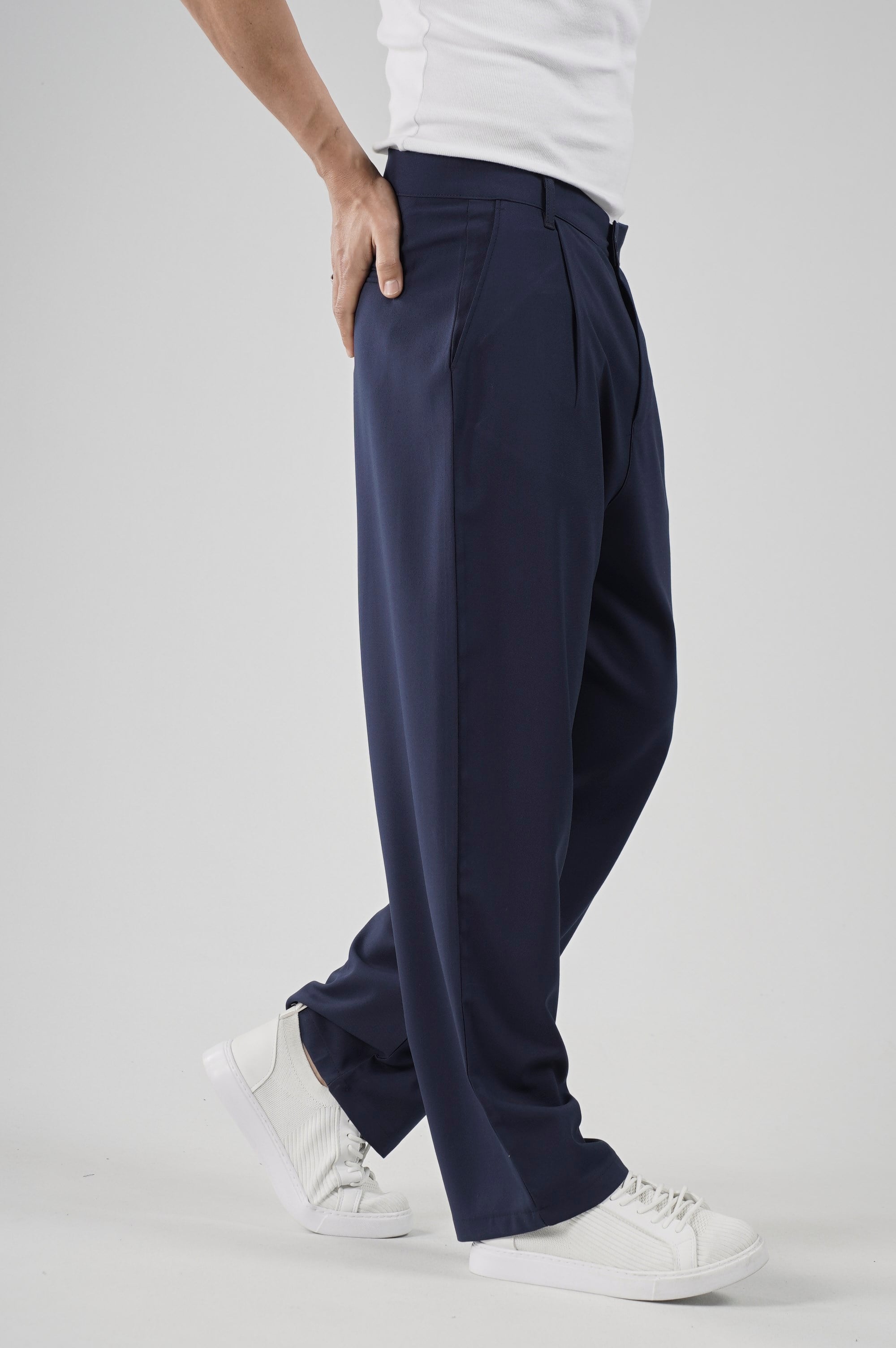 Baggy Kalıp Pileli Kumaş Pantolon