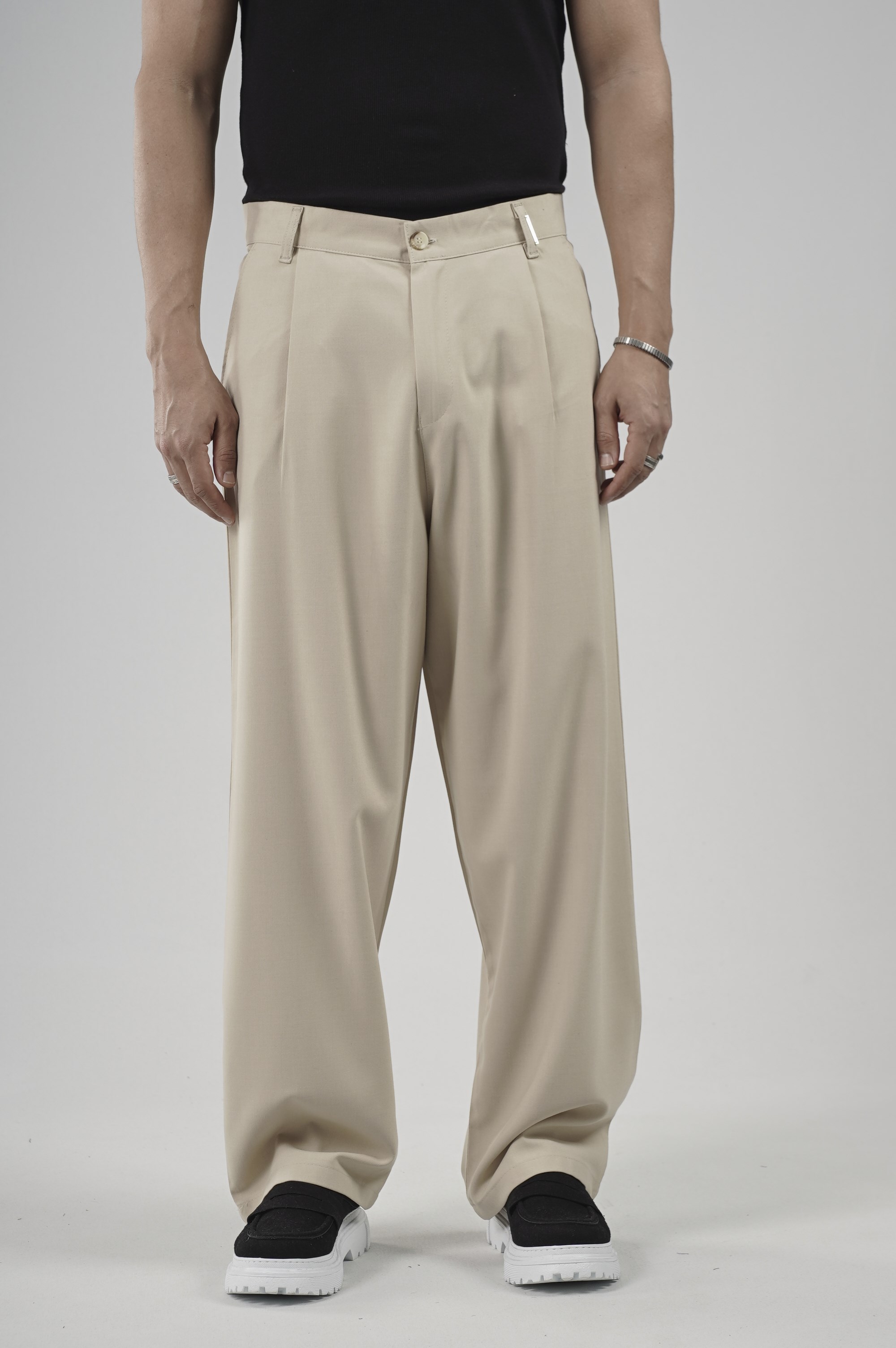 Baggy Kalıp Pileli Kumaş Pantolon