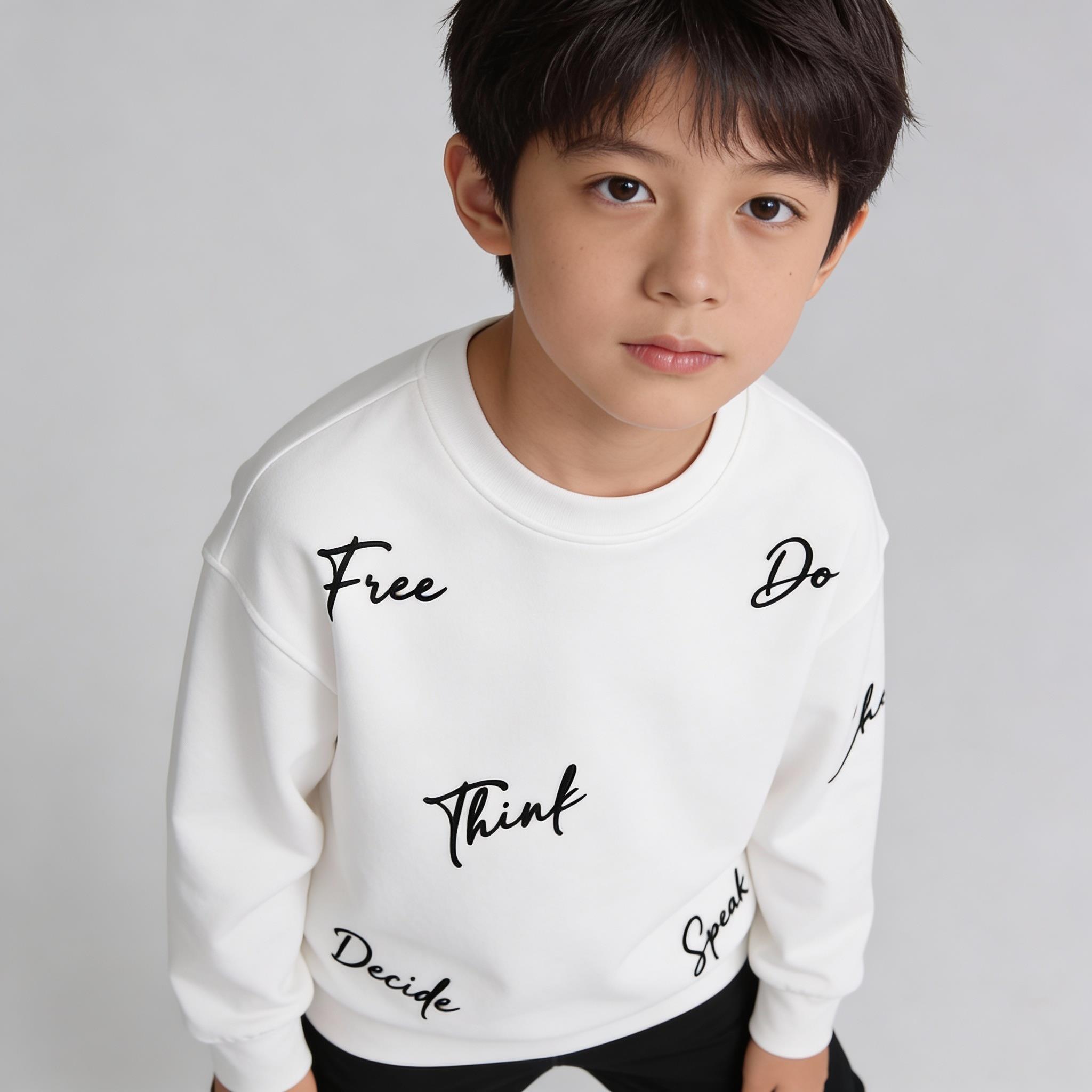 Bisiklet Yaka Nakışlı Oversize Kalıp Çocuk Sweatshirt