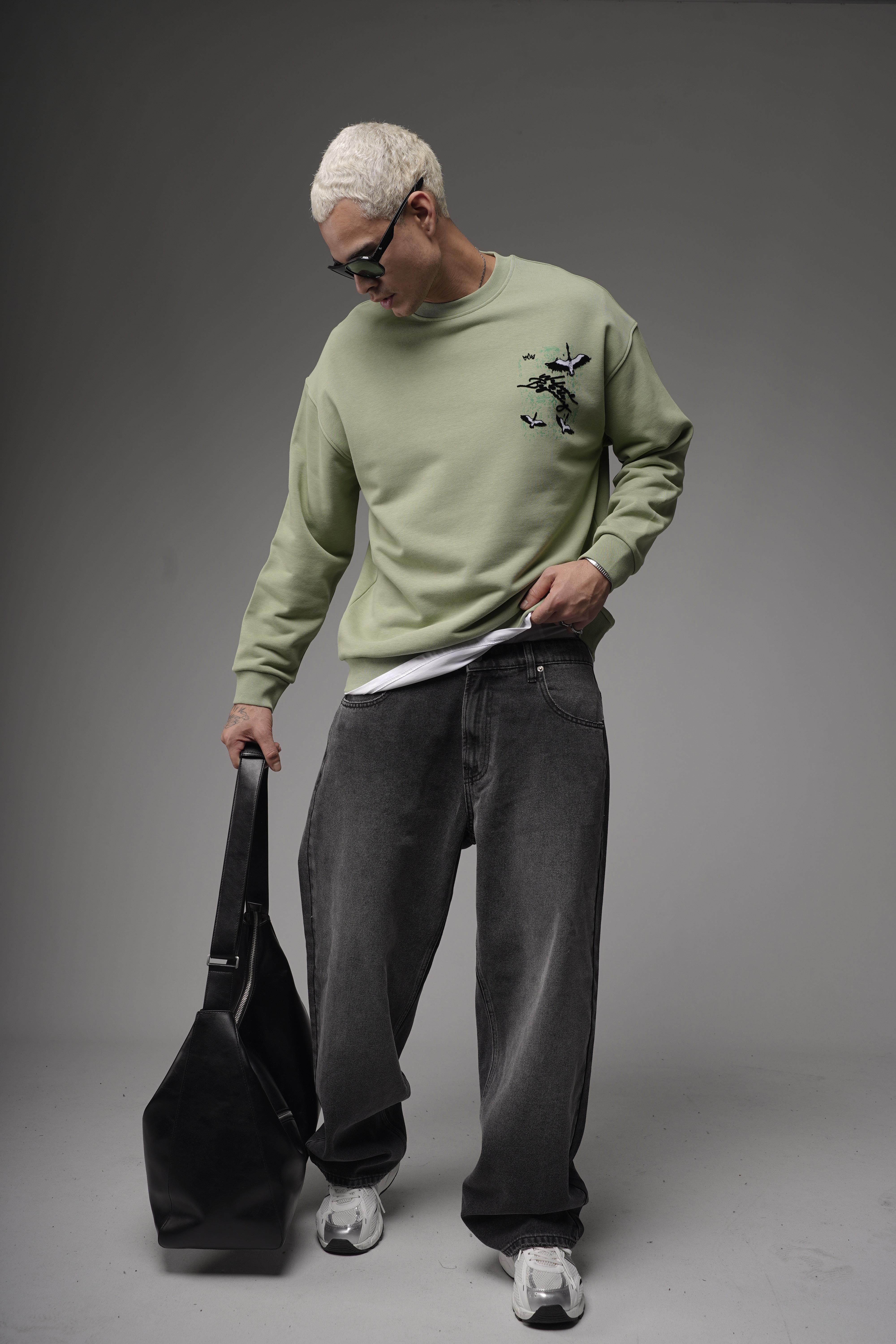 Bisiklet Yaka Sırtı Leylek Baskılı Nakışlı Oversize Kalıp Sweatshirt