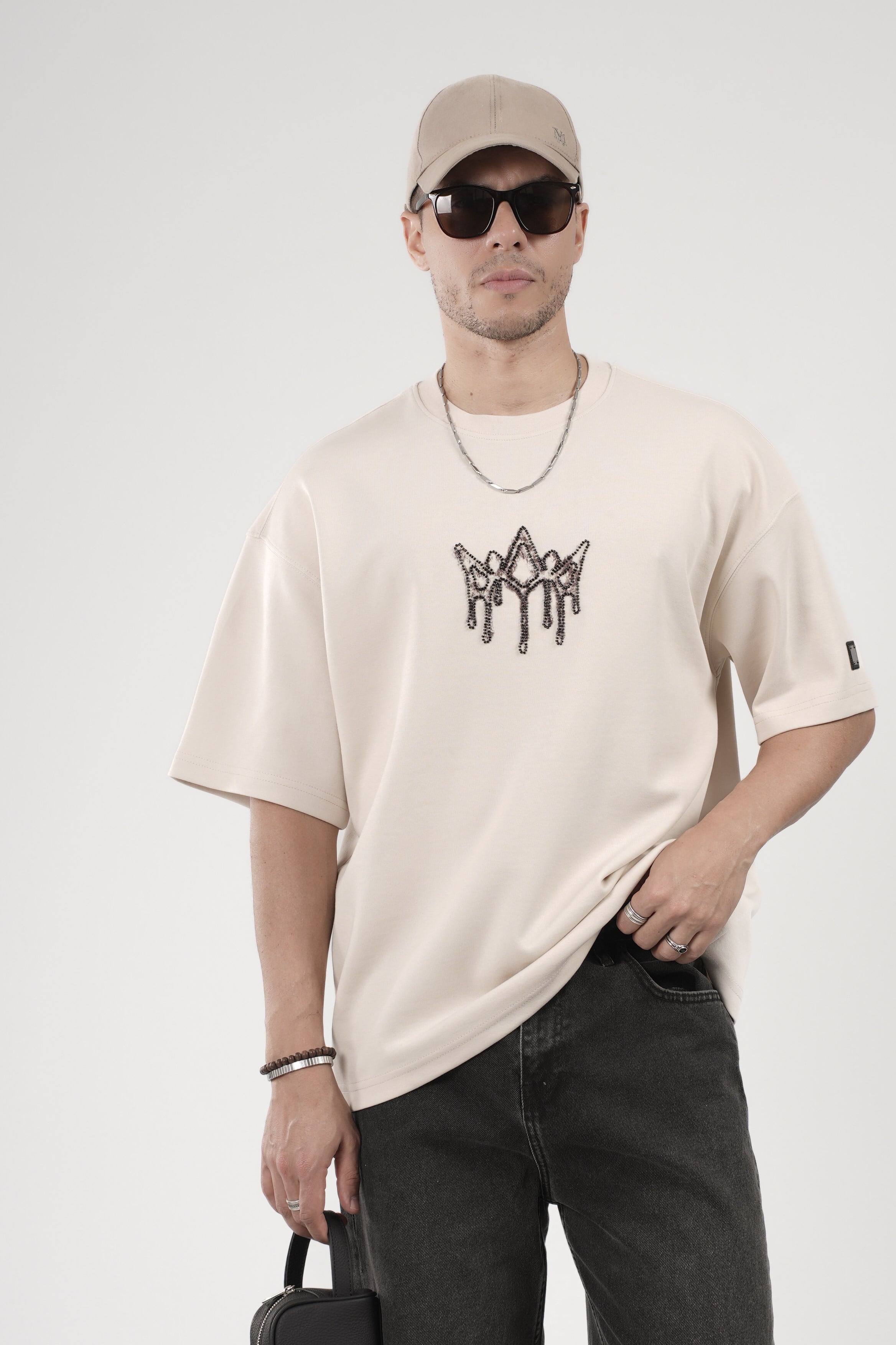 Bisiklet Yaka Taşlı Logo Detaylı Oversize Kalıp Erkek Tişört