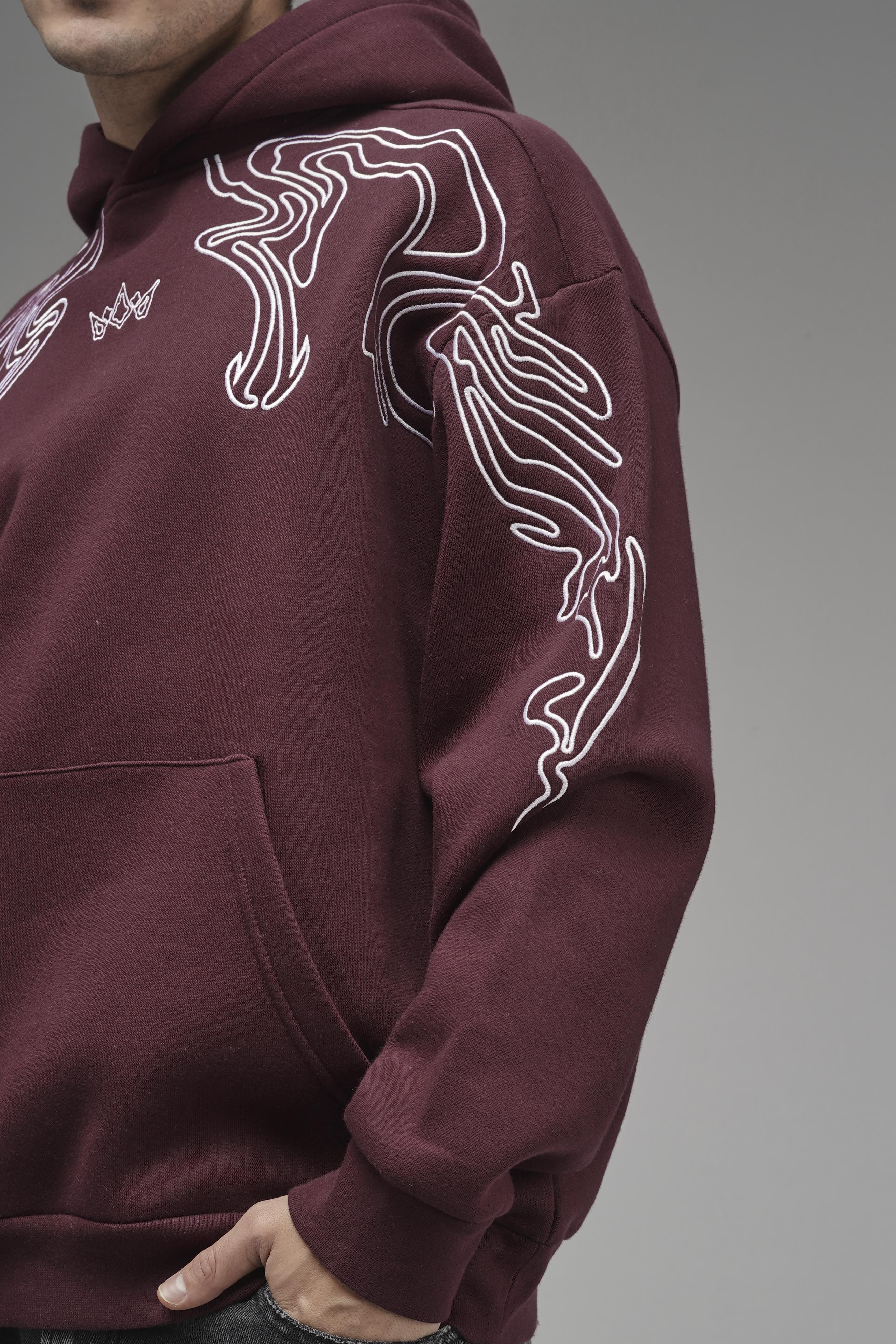 Nakış Detaylı Oversize Kalıp Kapüşonlu Sweatshirt