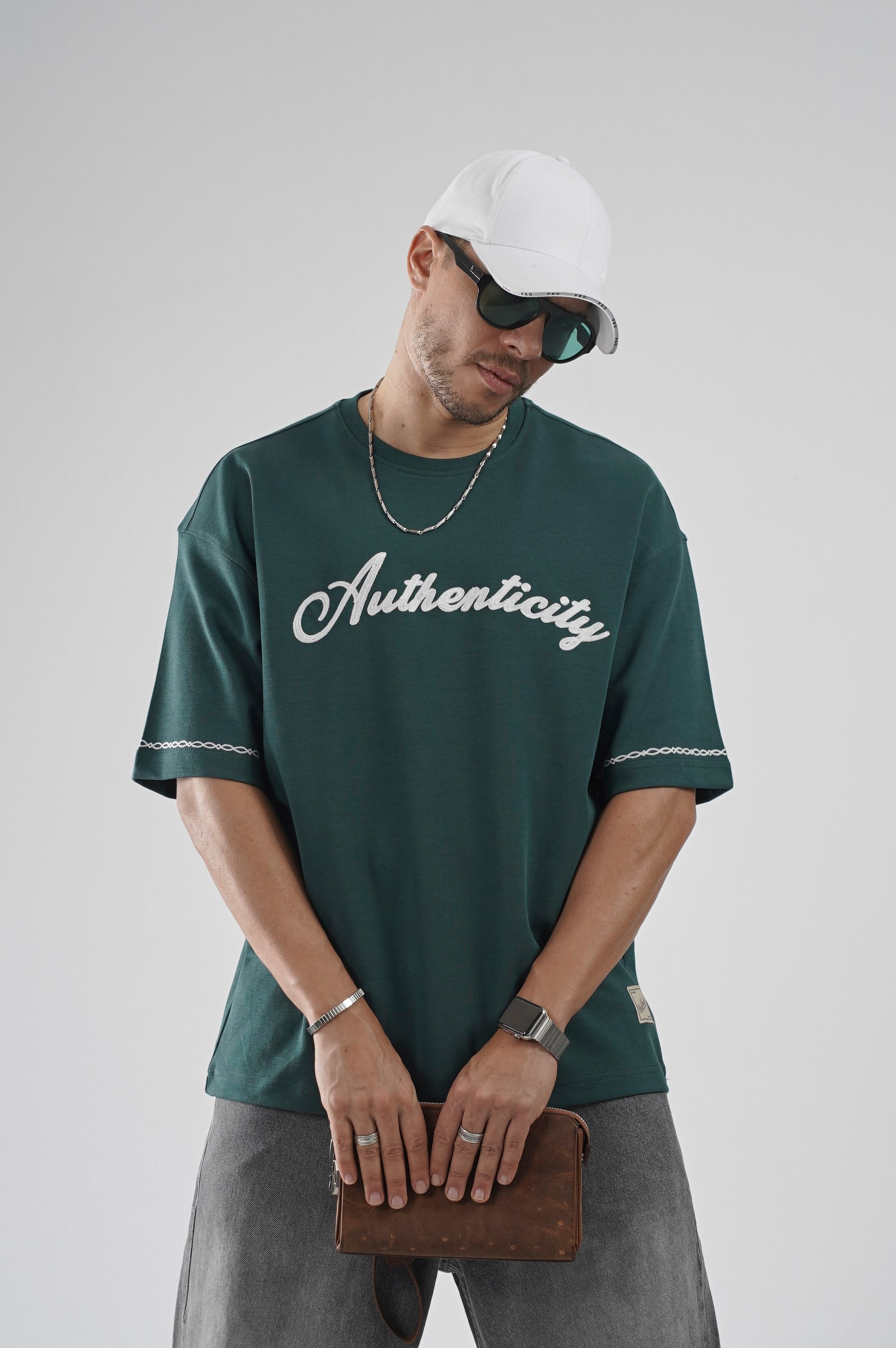 Oversize Kalıp Authenticity Nakış Detaylı Tişört