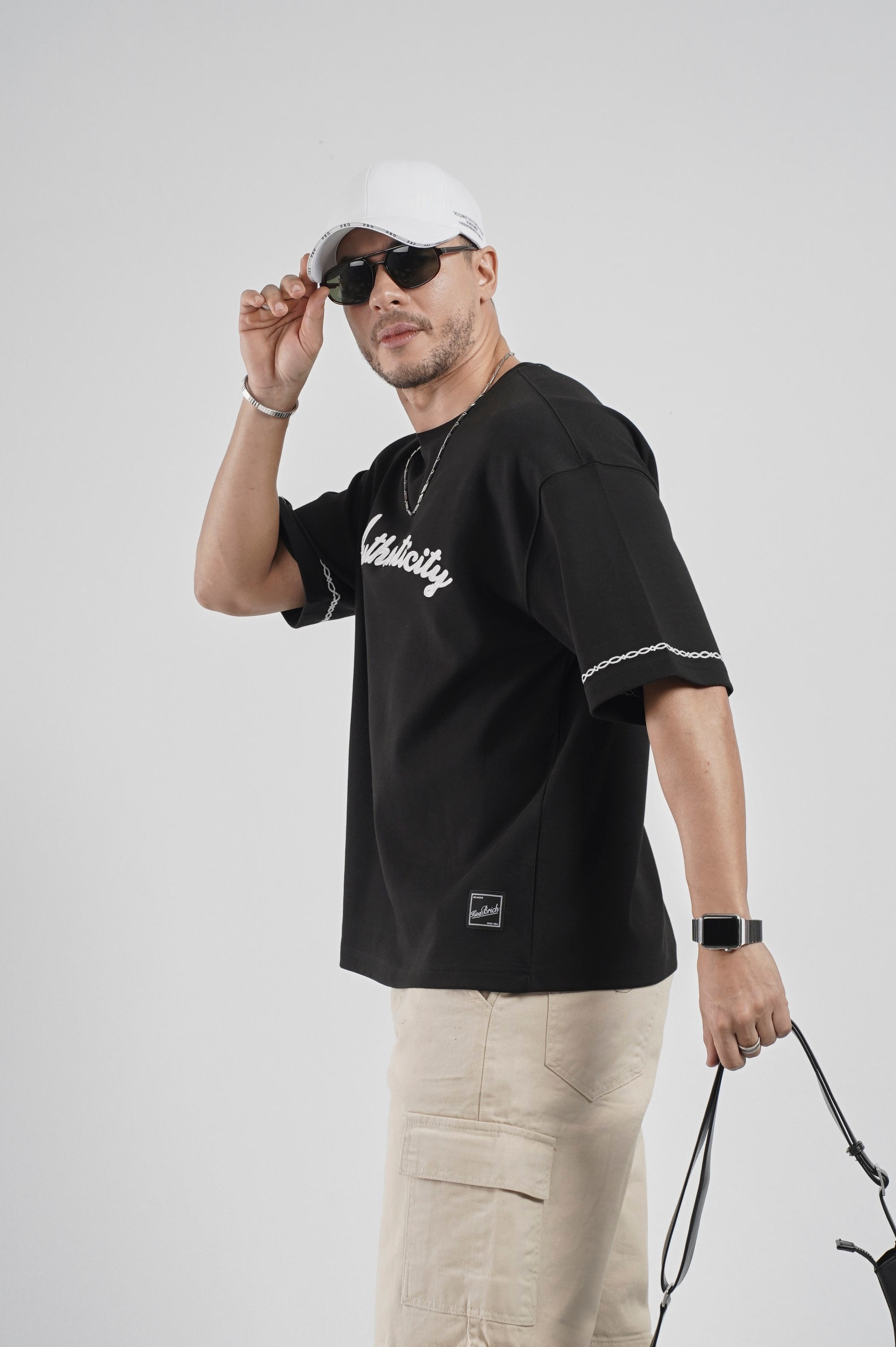 Oversize Kalıp Authenticity Nakış Detaylı Tişört