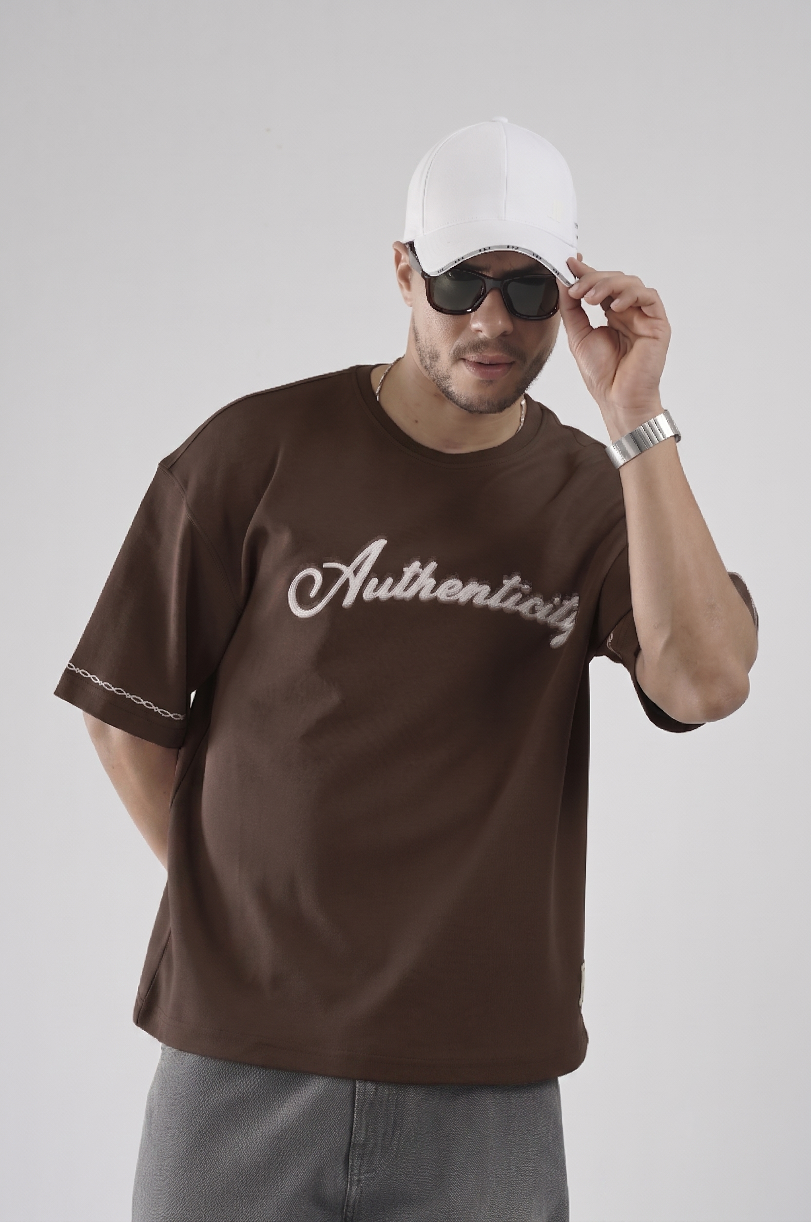 Oversize Kalıp Authenticity Nakış Detaylı Tişört