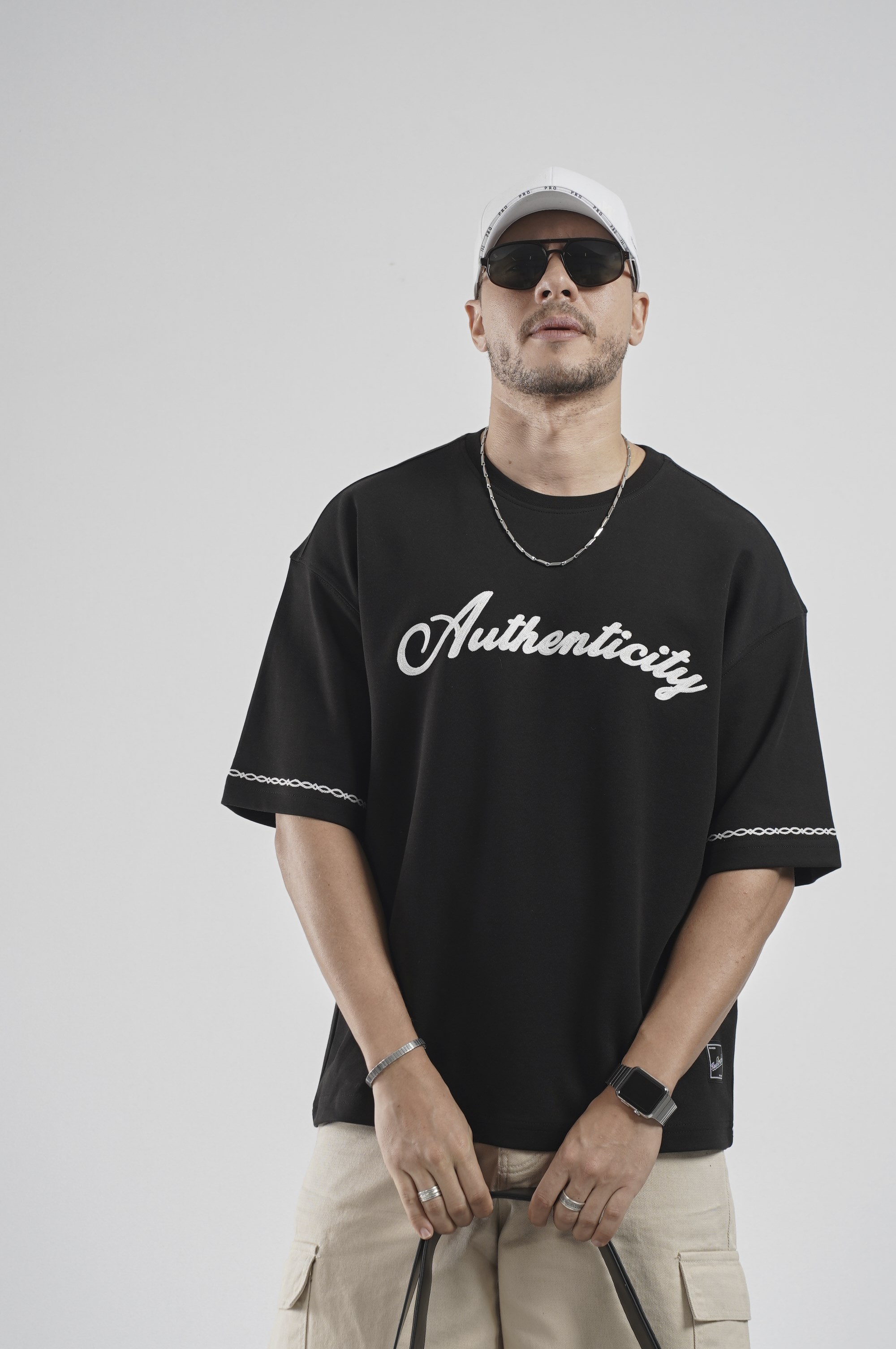 Oversize Kalıp Authenticity Nakış Detaylı Tişört