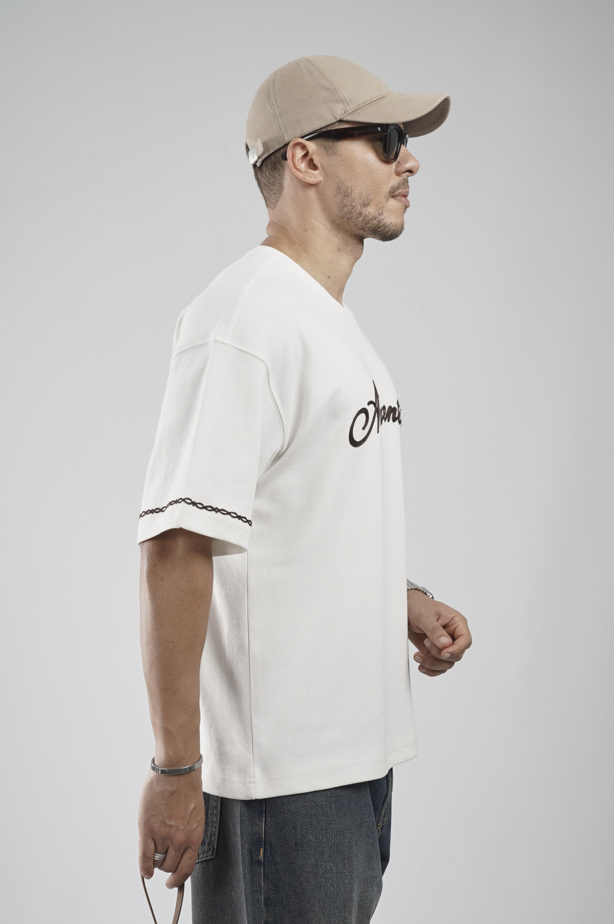 Oversize Kalıp Authenticity Nakış Detaylı Tişört