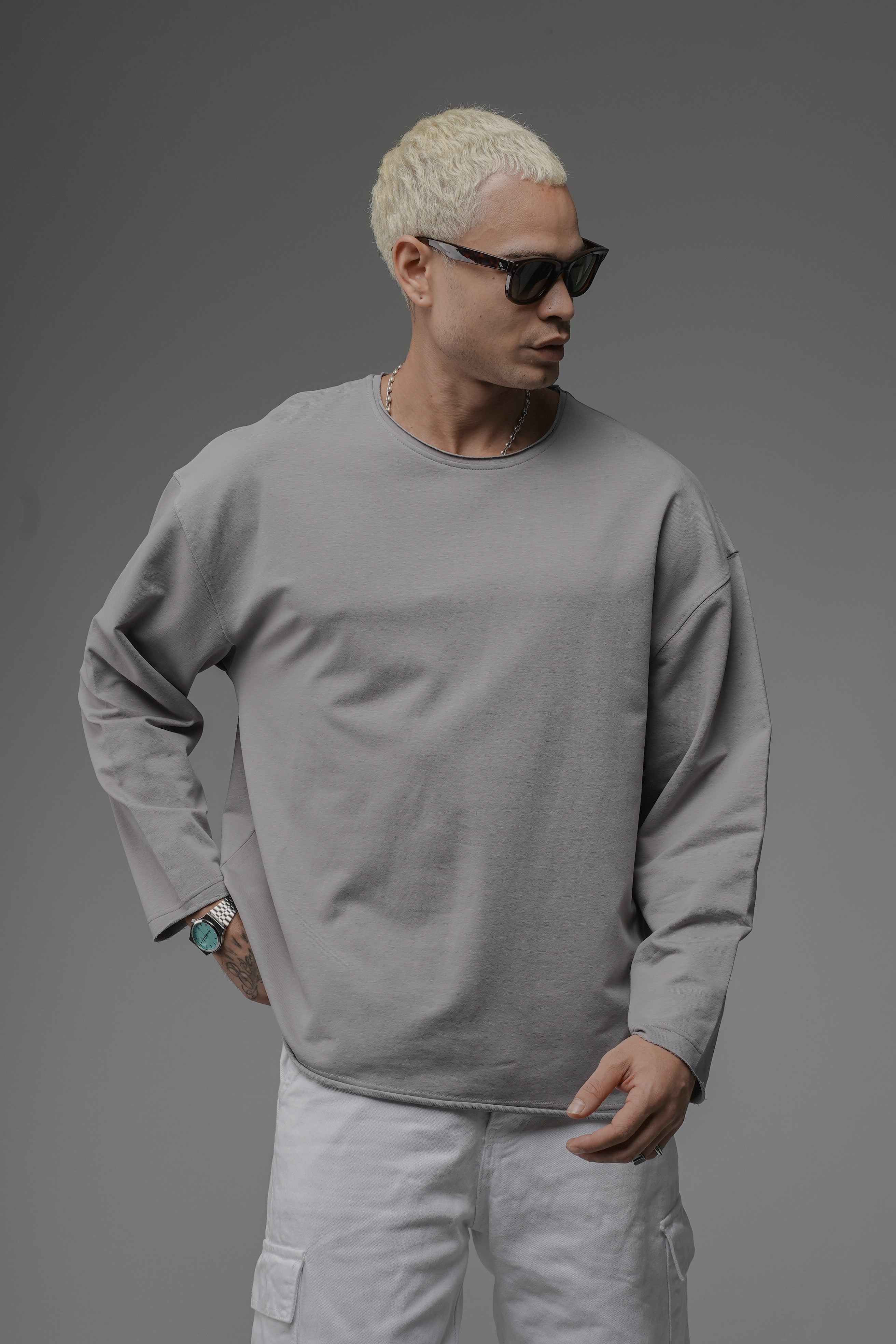 Pis Yaka Oversize Kalıp Düz Sweatshirt
