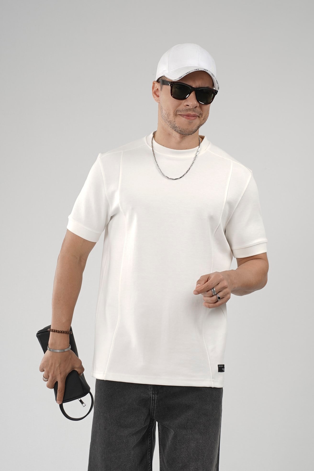 Regular Kalıp Çımalı Kol Manşetli Düz Basic Tişört