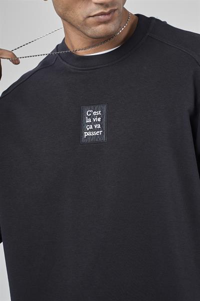 Bisiklet Yaka Önü Etiket Detaylı Oversize Basic Erkek Sweatshirt