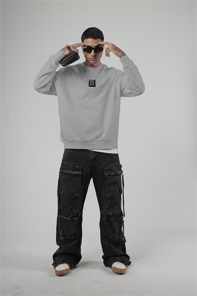 Bisiklet Yaka Önü Etiket Detaylı Oversize Basic Erkek Sweatshirt