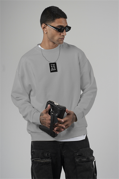 Bisiklet Yaka Önü Etiket Detaylı Oversize Basic Erkek Sweatshirt