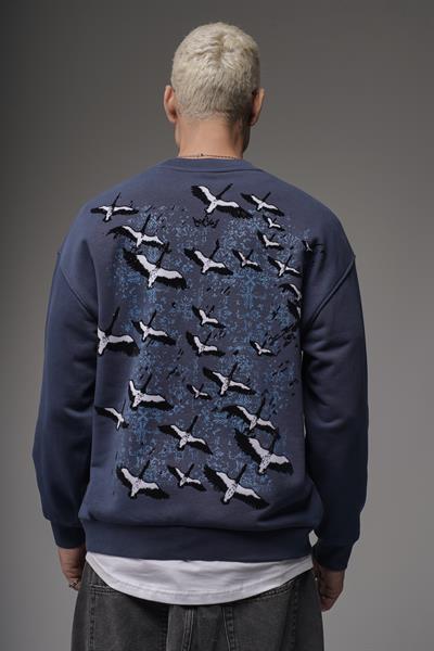 Bisiklet Yaka Sırtı Leylek Baskılı Nakışlı Oversize Kalıp Sweatshirt