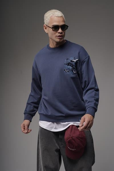 Bisiklet Yaka Sırtı Leylek Baskılı Nakışlı Oversize Kalıp Sweatshirt