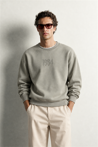 Erkek Ön ve Sırt Kabartma Nakış Detaylı Bisiklet Yaka Oversize Sweatshirt