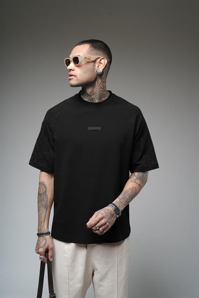 Kabaran Baskılı Reglan Kol Oversize Kalıp Tişört