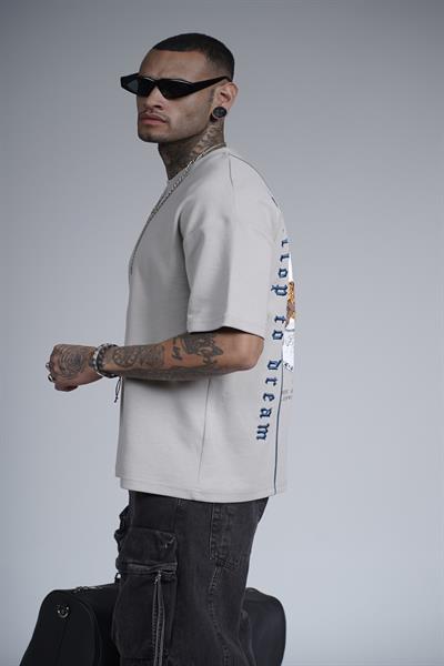 Nakışlı Sırtı Baskılı Biyeli Oversize Kalıp Unisex Tişört