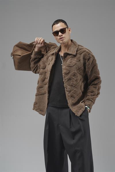 Önü Çıtçıt Kapamalı Kingbrich Yazılı Gömlek Yaka Peluş