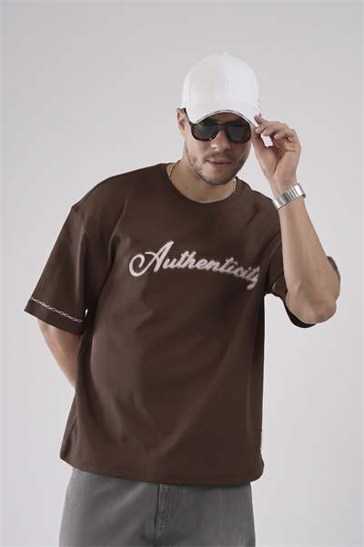 Oversize Kalıp Authenticity Nakış Detaylı Tişört