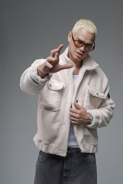 Oversize Kalıp Çıtçıt Kapamalı Logo Detaylı Peluş Ceket