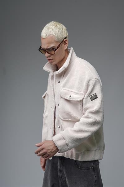 Oversize Kalıp Çıtçıt Kapamalı Logo Detaylı Peluş Ceket