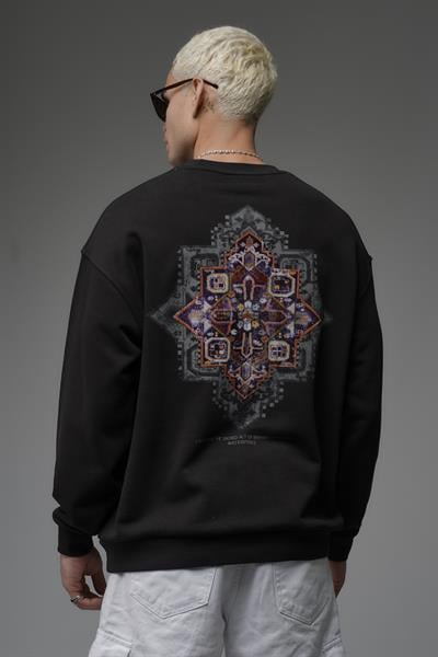 Oversize Kalıp Sırtı Kilim Desenli Erkek Sweatshirt