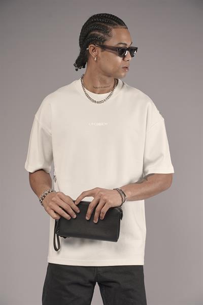 Sırtı Etnik Desenli Baskılı Oversize Kalıp Tişört